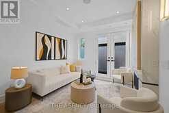 30 HILLHURST BOULEVARD | Toronto Ontario | Slide Image Eight