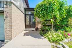 17 CLOVER AVENUE | Barrie Ontario | Slide Image Four