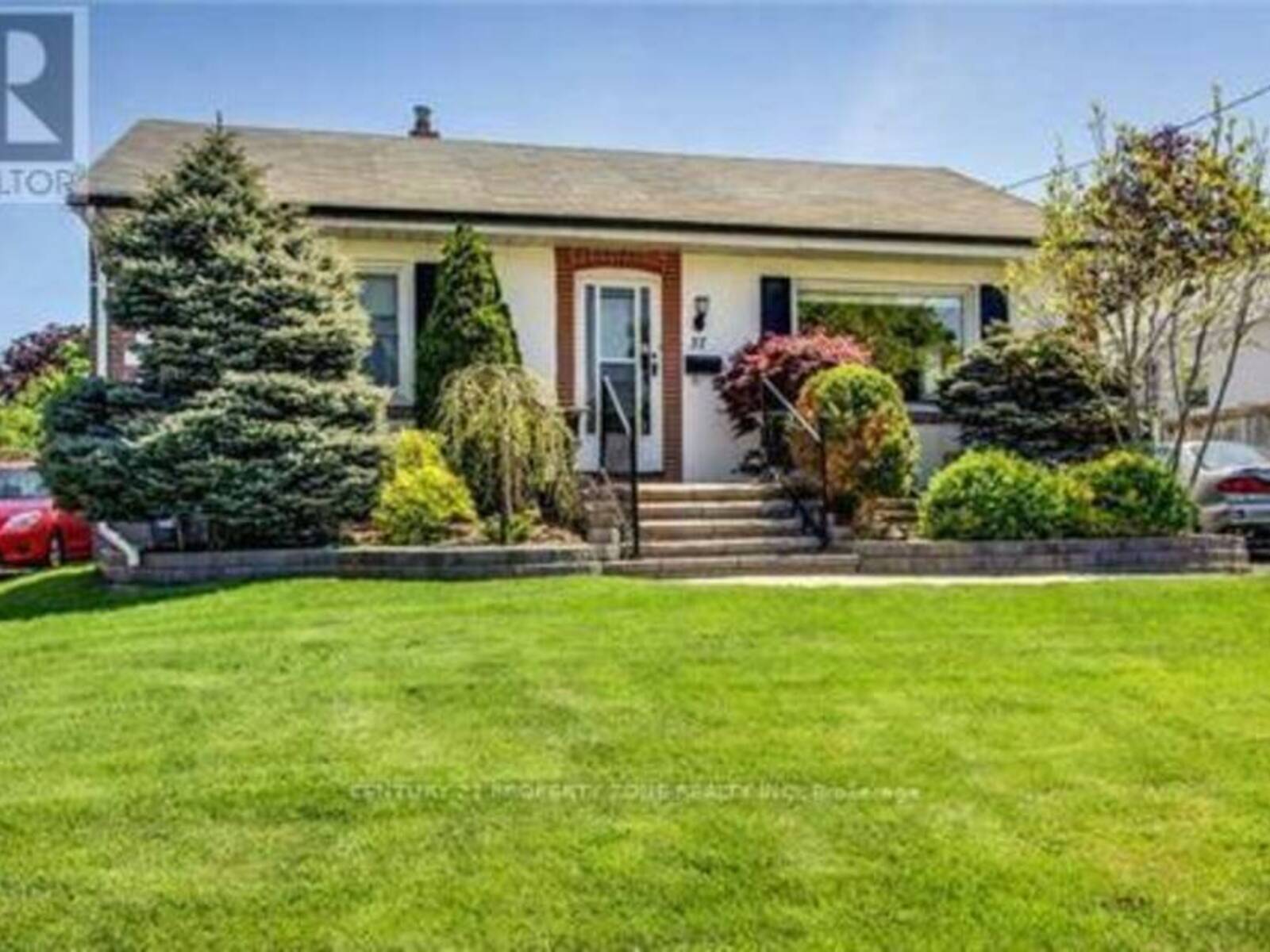 37 ADANAC DRIVE, Toronto, Ontario M1M 2E5