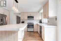 211 CARRVILLE ROAD | Richmond Hill Ontario | Slide Image Nine