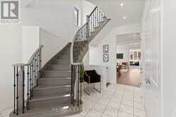 17 RED ROSE LANE | East Gwillimbury Ontario | Slide Image Three