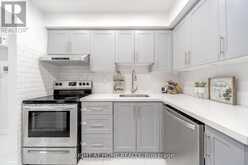12 LACE FERN WAY | Toronto Ontario | Slide Image Twelve