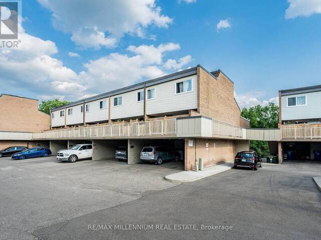 301 MILESTONE CRESCENT Aurora Ontario, L4G 3M2 - 4 Bedrooms Condo For Sale