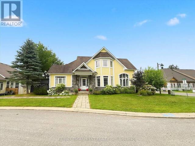 23 SPENCER STREET Bracebridge Ontario, P1L 0B7 - 4 Bedrooms Waterfront Home For sale