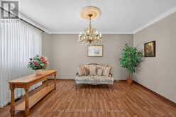 39 ALGONQUIN COURT | Hamilton Ontario | Slide Image Sixteen