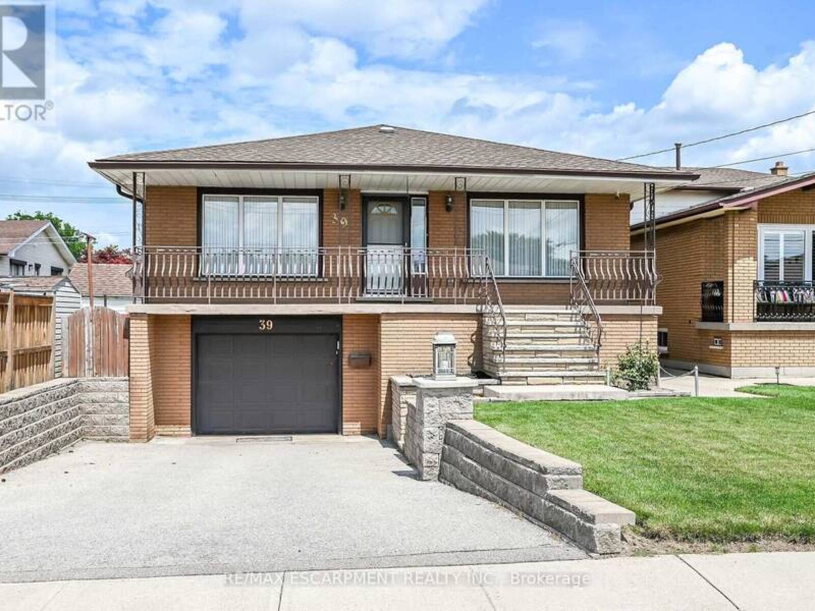 39 ALGONQUIN COURT, Hamilton, Ontario L8T 4T2