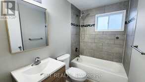 38 CHAUCER CRESCENT | Barrie Ontario | Slide Image Twelve