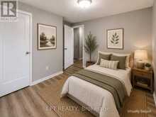 38 CHAUCER CRESCENT | Barrie Ontario | Slide Image Fifteen