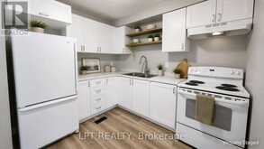 38 CHAUCER CRESCENT | Barrie Ontario | Slide Image Nine