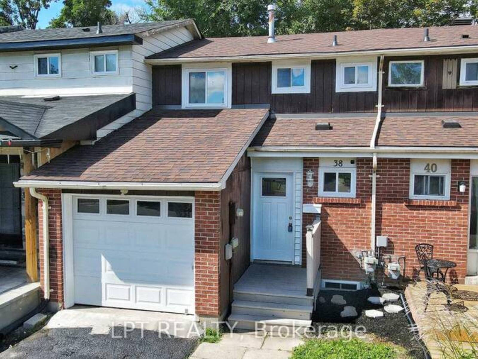 38 CHAUCER CRESCENT, Barrie, Ontario L4N 4T7