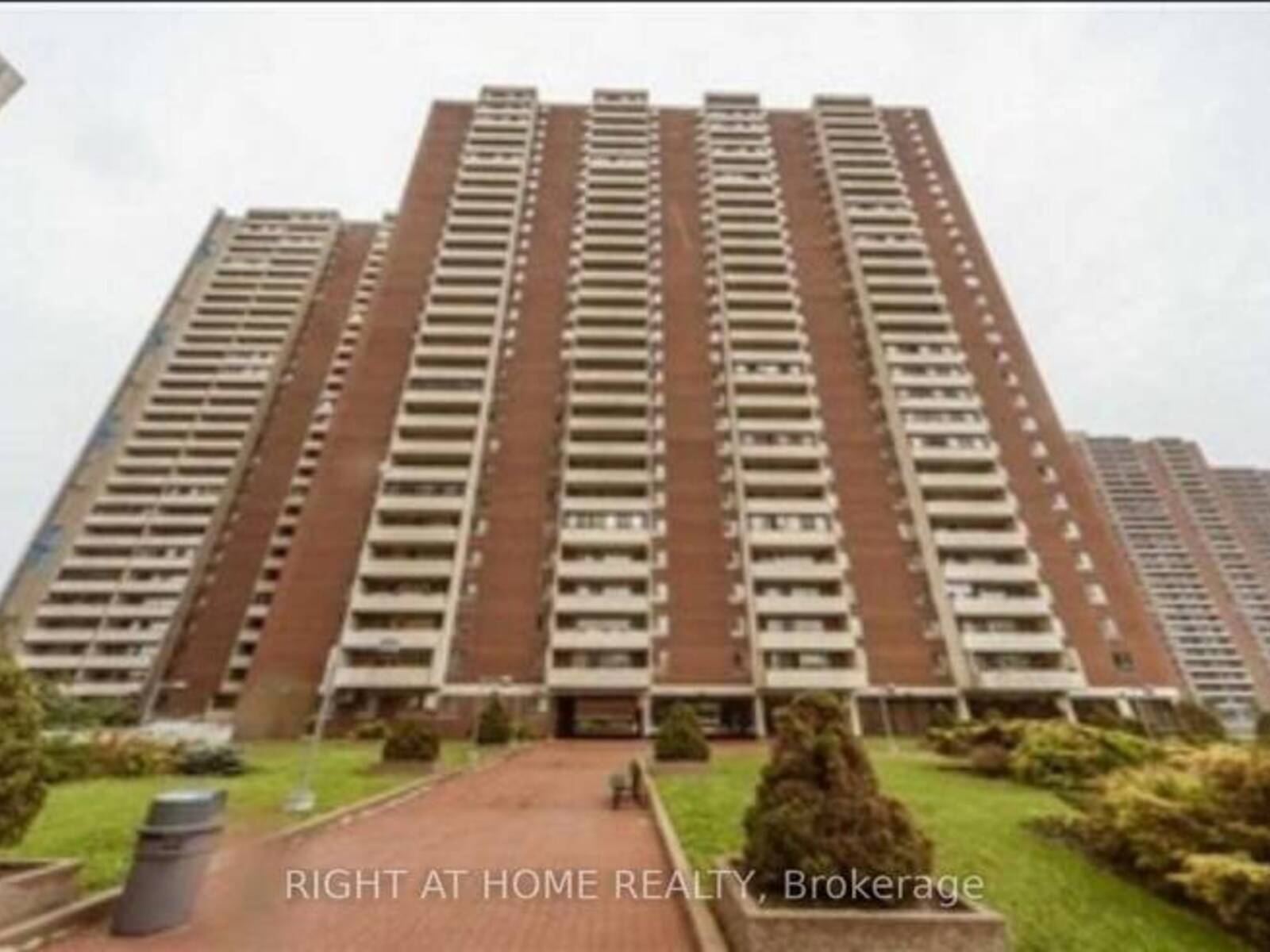2819 - 1 MASSEY SQUARE, Toronto, Ontario M4C 5L4
