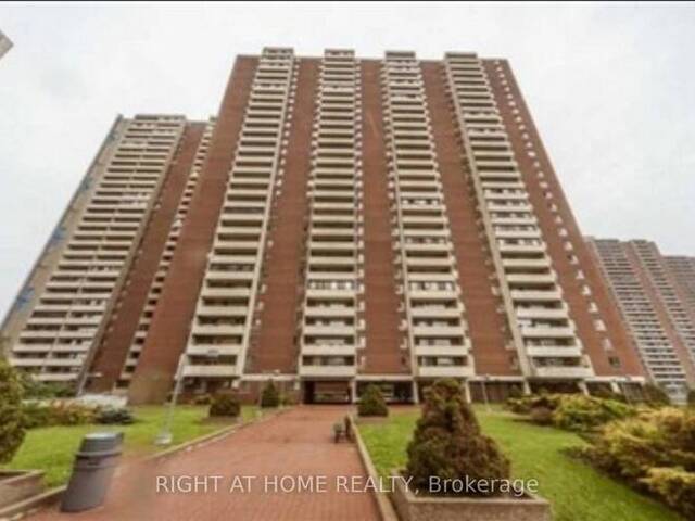 2819 - 1 MASSEY SQUARE Toronto Ontario, M4C 5L4 - 1 Bedroom Condo For Sale