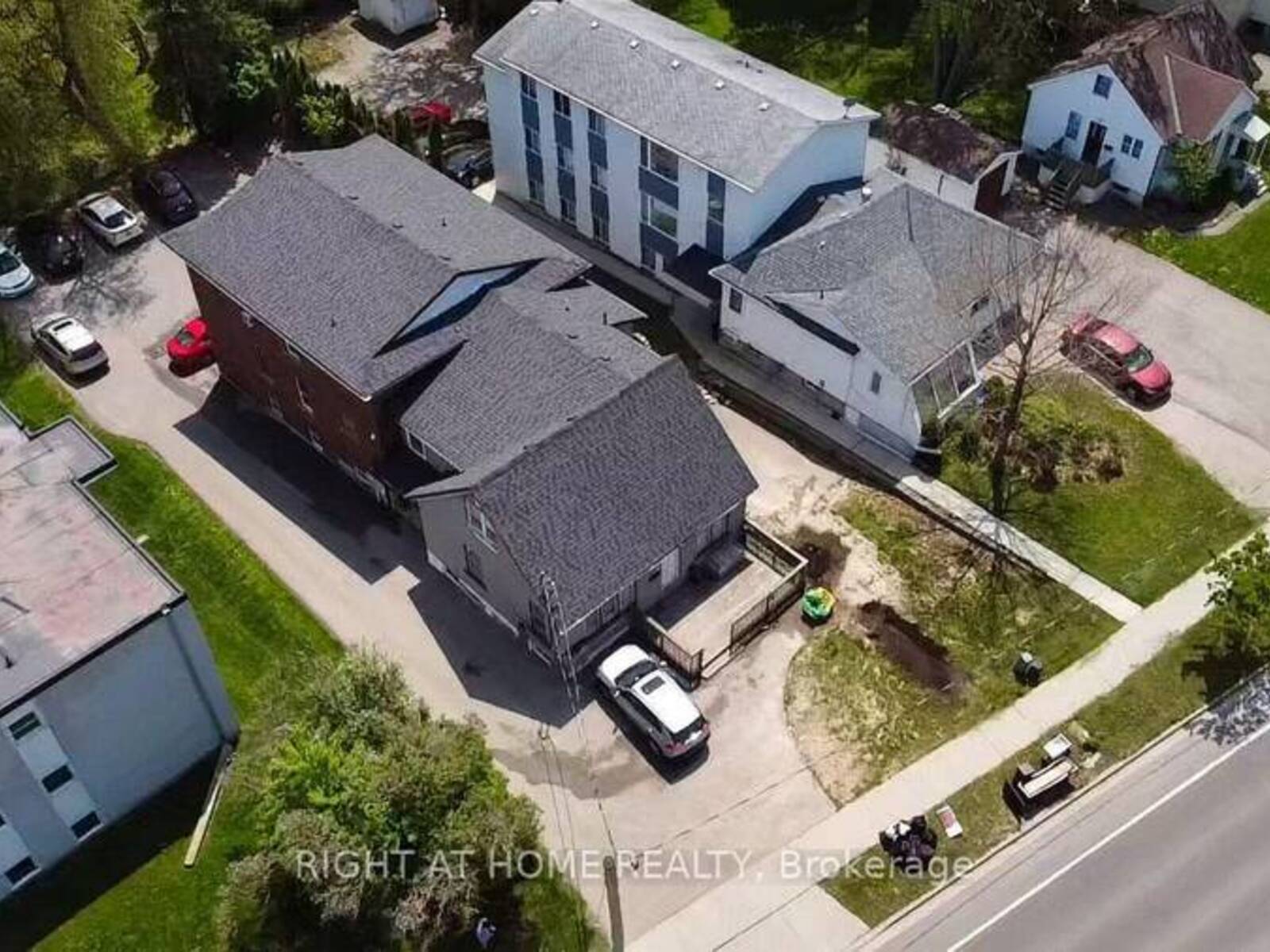 379 ERB STREET W, Waterloo, Ontario N2L 1W7