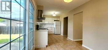 14 FAULKNER CRESCENT | Toronto Ontario | Slide Image Nine