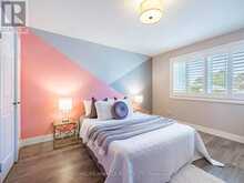 7 CHAPAIS CRESCENT | Toronto Ontario | Slide Image Thirteen