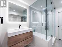 7 CHAPAIS CRESCENT | Toronto Ontario | Slide Image Eighteen