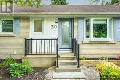 30 DALE AVENUE | Hamilton Ontario | Slide Image Four