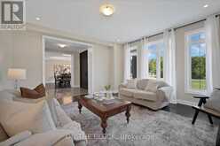 24 WHITEWOOD DRIVE | Whitchurch-Stouffville Ontario | Slide Image Twelve