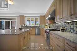 24 WHITEWOOD DRIVE | Whitchurch-Stouffville Ontario | Slide Image Twenty-two