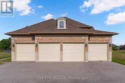 24 WHITEWOOD DRIVE | Whitchurch-Stouffville Ontario | Slide Image Three