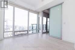 4703 - 488 UNIVERSITY AVENUE | Toronto Ontario | Slide Image Seventeen