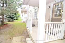 21 - 10 POST OAK DRIVE | Richmond Hill Ontario | Slide Image Three