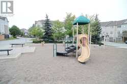 21 - 10 POST OAK DRIVE | Richmond Hill Ontario | Slide Image Four