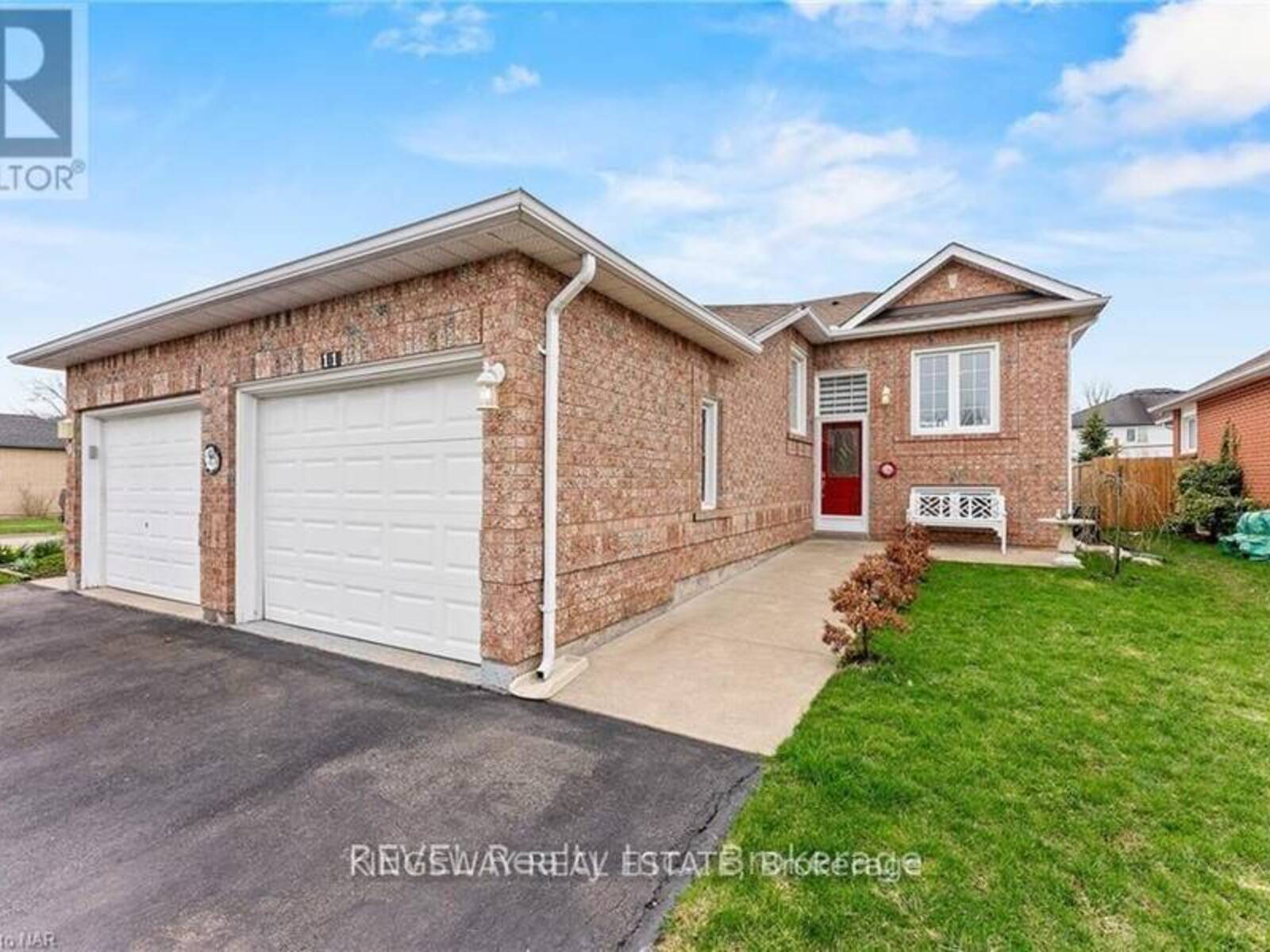 11 JACKSON COURT W, Welland, Ontario L3C 7G2