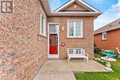11 JACKSON COURT W | Welland Ontario | Slide Image Three