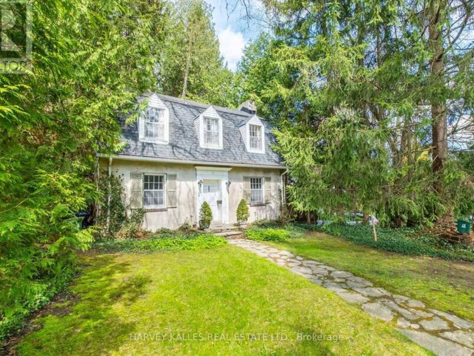 38 DONWOODS DRIVE, Toronto, Ontario M4N 2G2