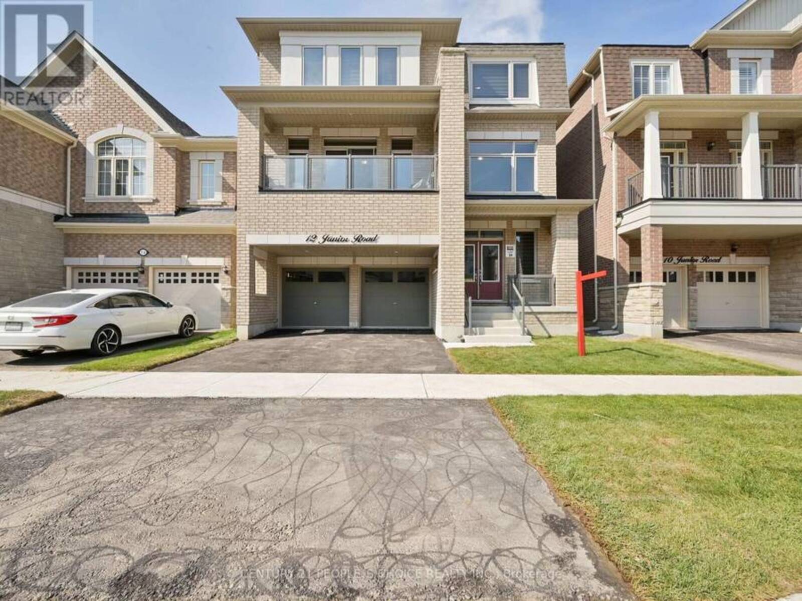 12 JUNIOR ROAD, Brampton, Ontario L7A 5J4