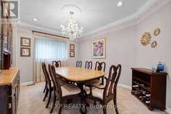 591 PLANTATION GATE | Newmarket Ontario | Slide Image Sixteen