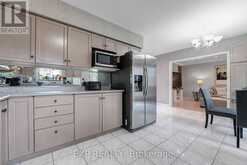 591 PLANTATION GATE | Newmarket Ontario | Slide Image Eleven