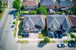 916 MCNAIR CIRCLE | Milton Ontario | Slide Image Three
