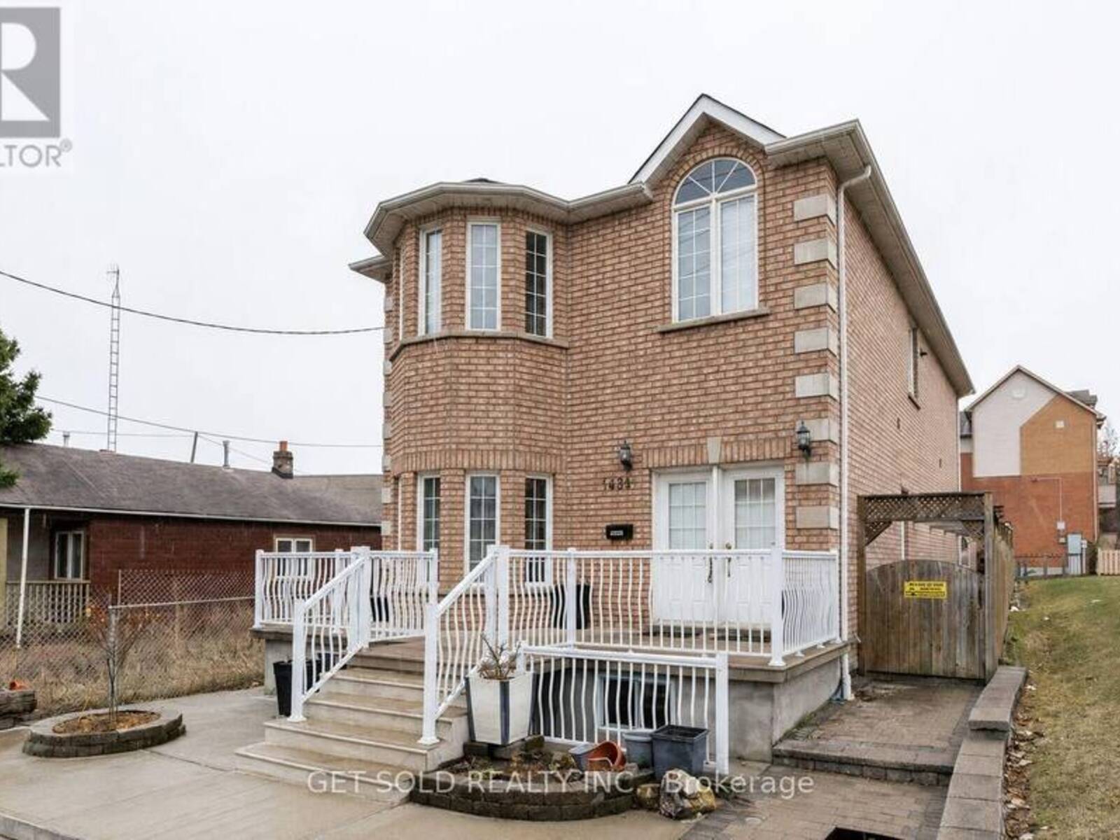 1496 KEELE STREET, Toronto, Ontario M6N 3E9