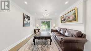 42 BLACKFOREST DRIVE | Richmond Hill Ontario | Slide Image Ten
