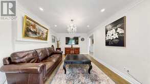 42 BLACKFOREST DRIVE | Richmond Hill Ontario | Slide Image Eleven