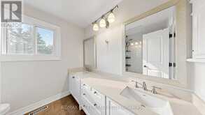 42 BLACKFOREST DRIVE | Richmond Hill Ontario | Slide Image Eighteen