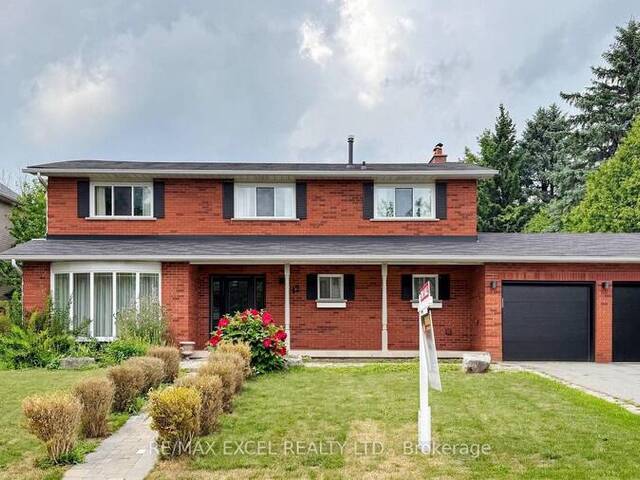 42 BLACKFOREST DRIVE Richmond Hill Ontario, L4E 2N6 - 6 Bedrooms Home For Sale