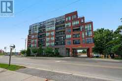 418 - 681 YONGE STREET | Barrie Ontario | Slide Image One
