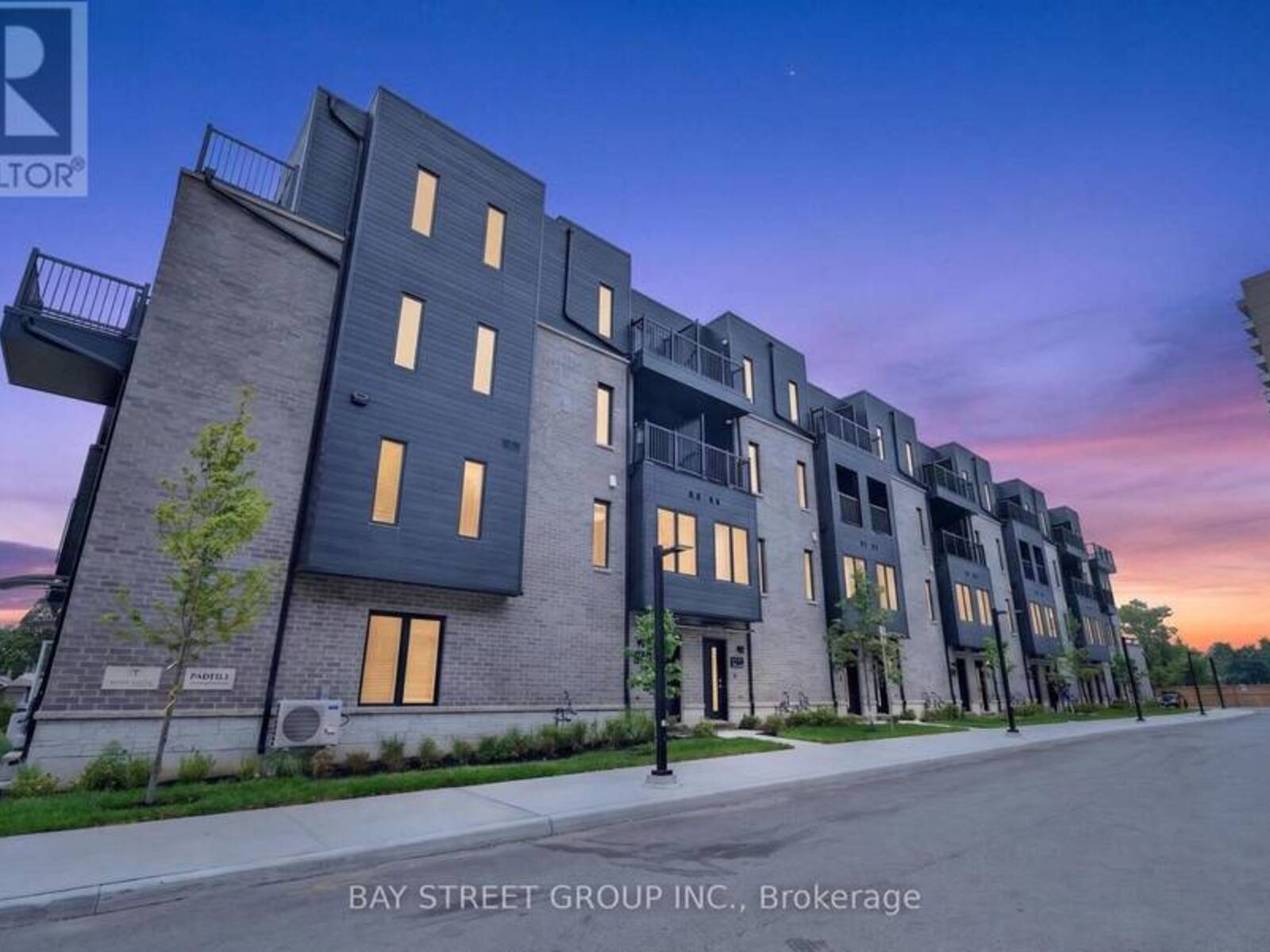 29 CALAMINT LANE, Toronto, Ontario M1W 2H1