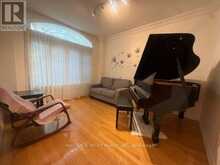 83 GEMINI CRESCENT | Richmond Hill Ontario | Slide Image Seventeen