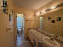 83 GEMINI CRESCENT | Richmond Hill Ontario | Slide Image Nine
