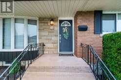 25 CLEARVIEW HEIGHTS | St. Catharines Ontario | Slide Image Five