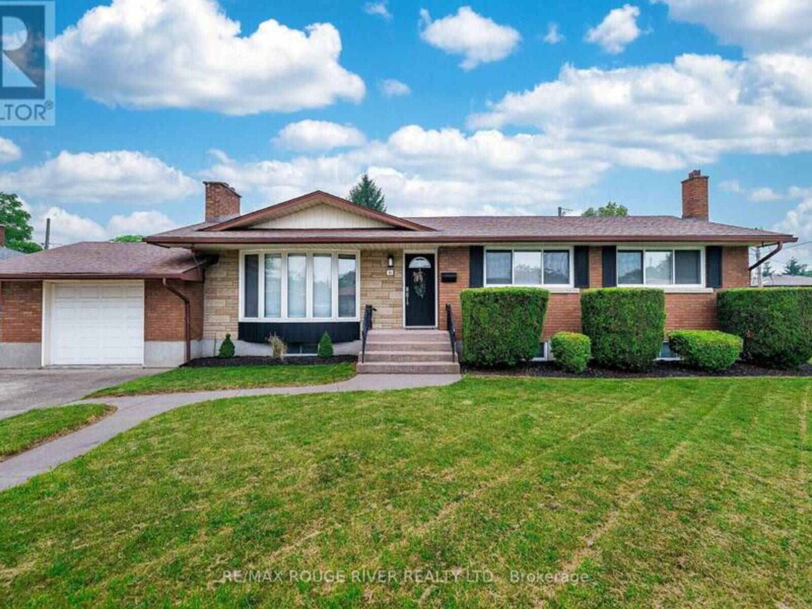 25 CLEARVIEW HEIGHTS, St. Catharines, Ontario L2T 2W2