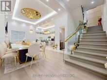 36 CRAIGLEE DRIVE | Toronto Ontario | Slide Image Twelve