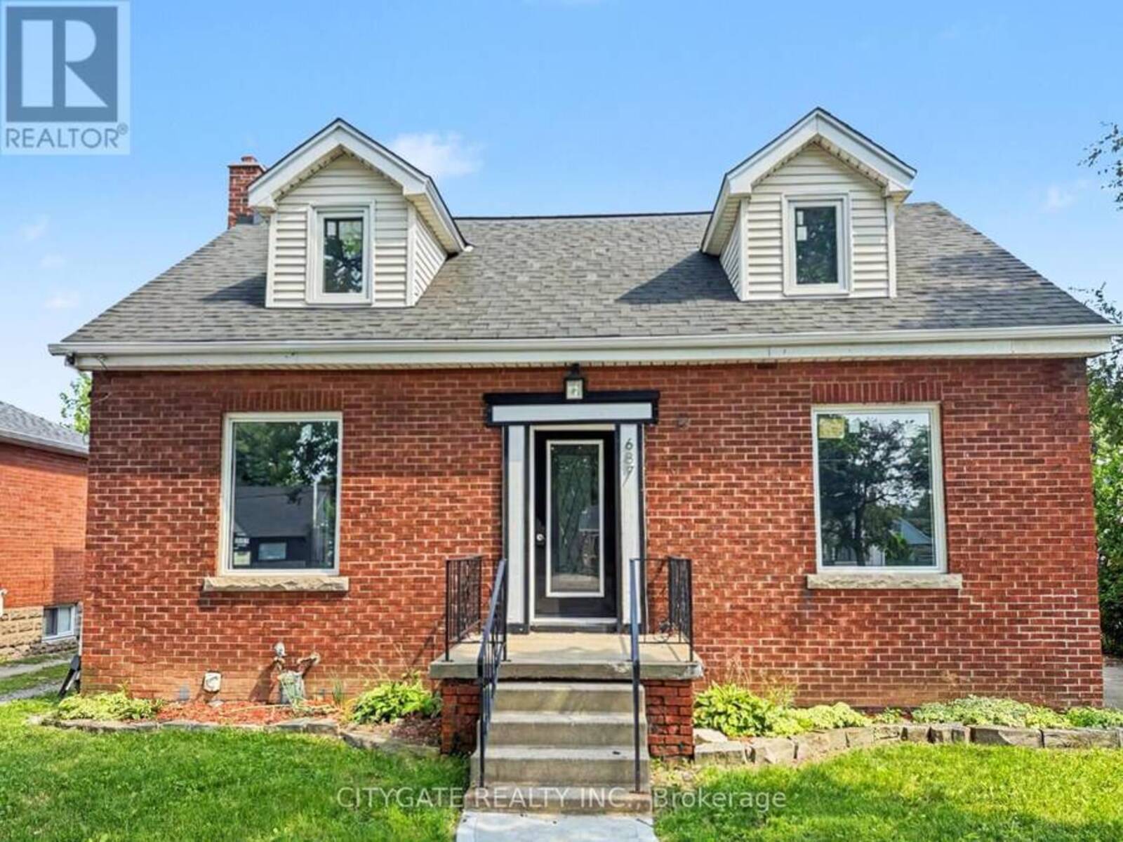687 UPPER JAMES STREET, Hamilton, Ontario L9C 2Z4