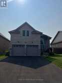 32 MIDDLETON DRIVE | Wasaga Beach Ontario | Slide Image One
