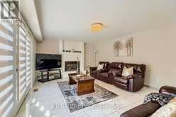 16 VOGUE COURT | Hamilton Ontario | Slide Image Twelve