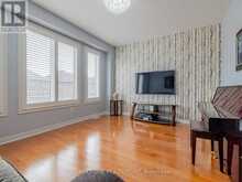 39 RIDING MOUNTAIN DRIVE | Richmond Hill Ontario | Slide Image Ten